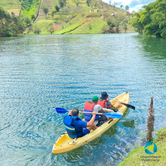 Casa Típica Campesina | Kayak y Acceso al Embalse - Peñol