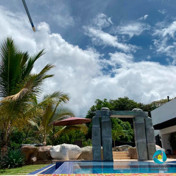 Finca "Castillo Blanco" - San Jerónimo