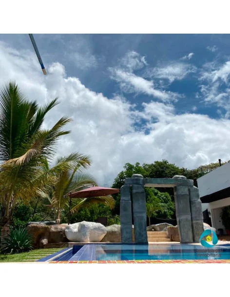 Finca "Castillo Blanco" - San Jerónimo